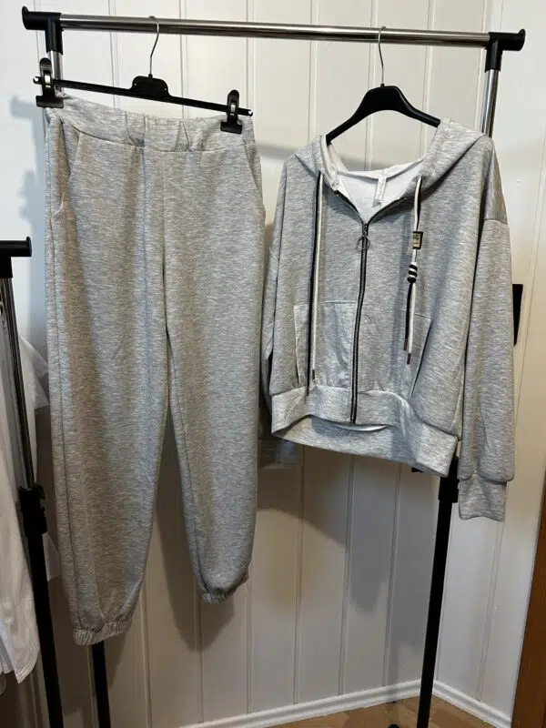 Jogginanzug Grau