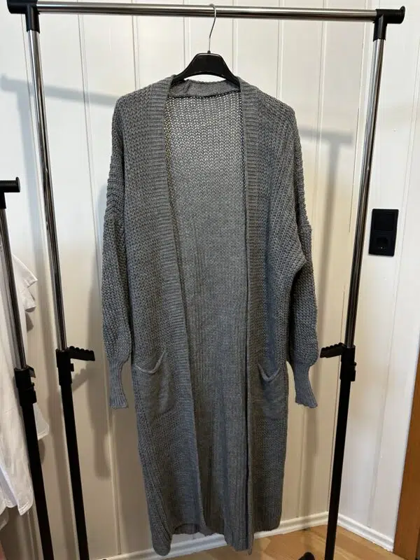 Cardigan-grau