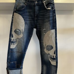 Jeans blau mit Totenkopf